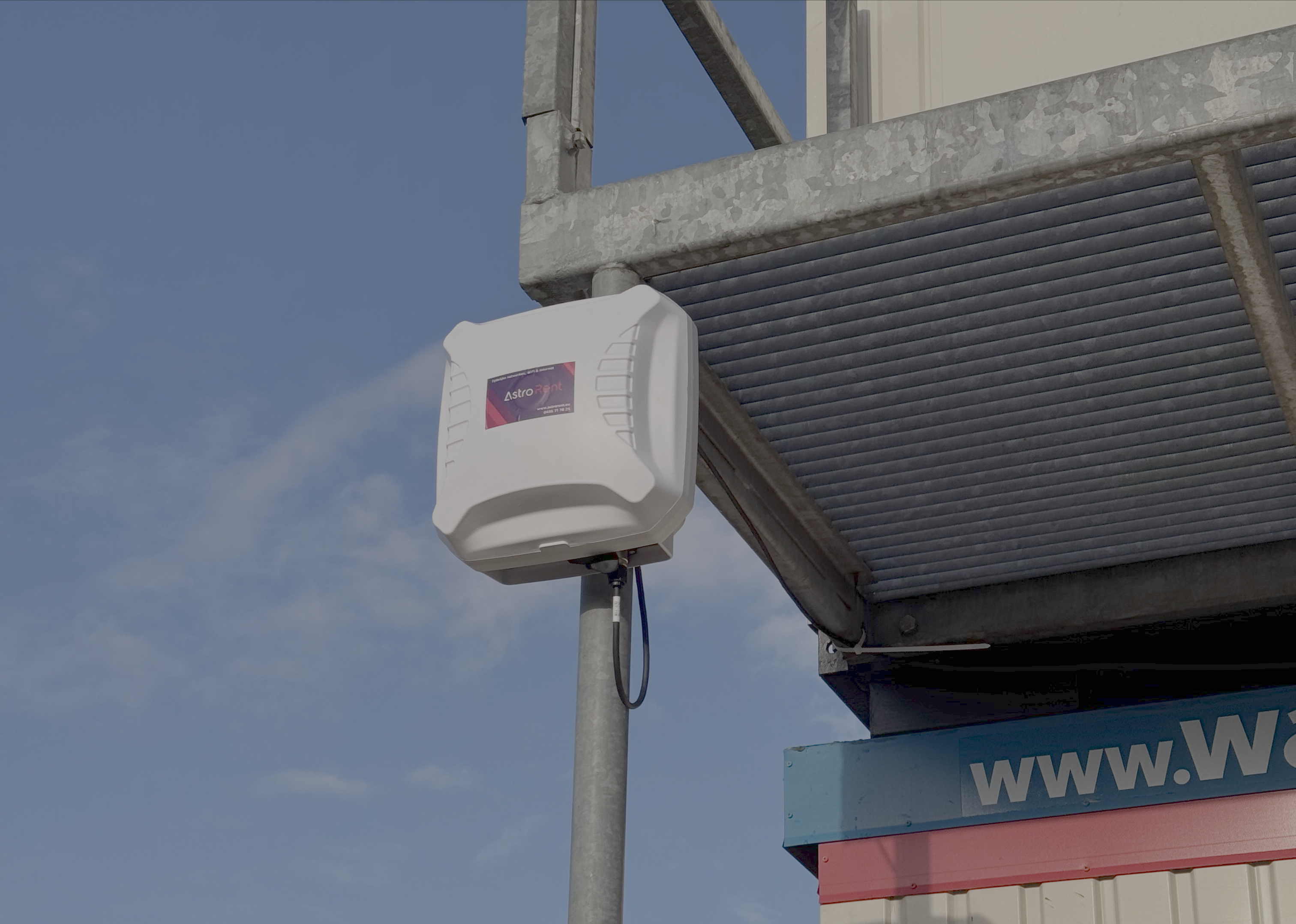 NetPod buiten gemonteerd op een werfcontainer